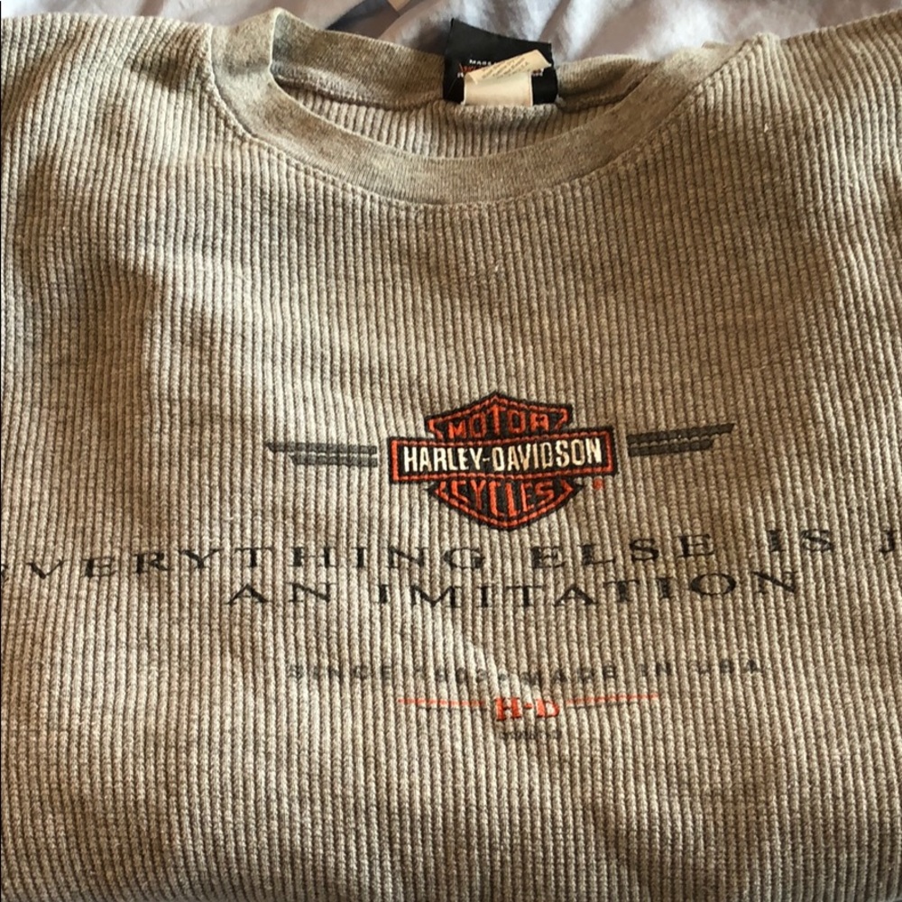 Men’s L Long sleeved Harley Davidson sweater